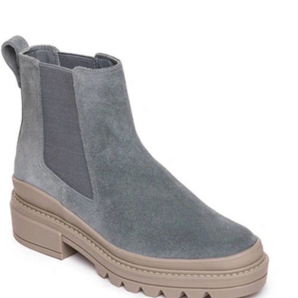 Bernardo Dove Blue Suede Platform Chelsea Boots Size 8